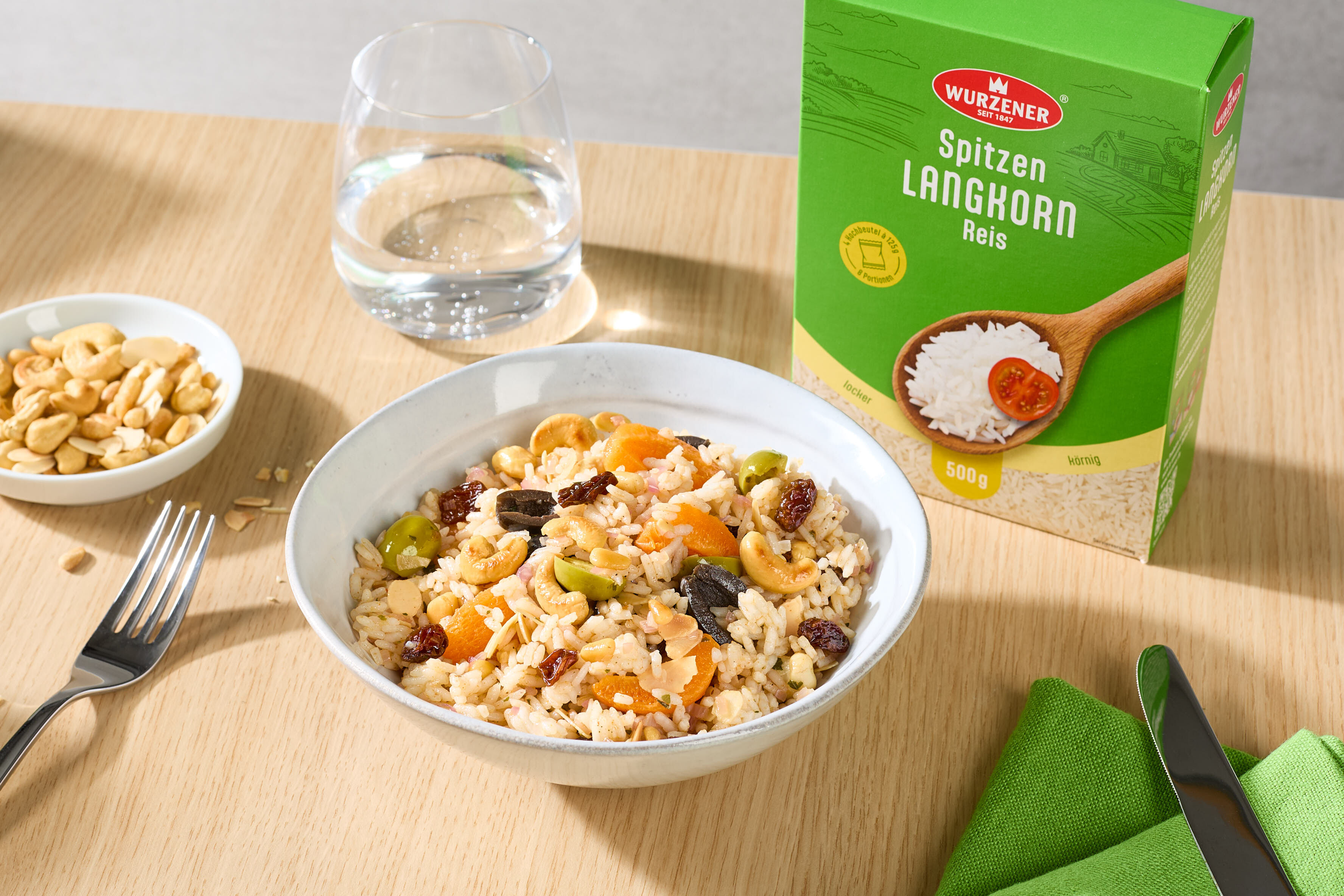 Reissalat mit Nüssen und Aprikosen